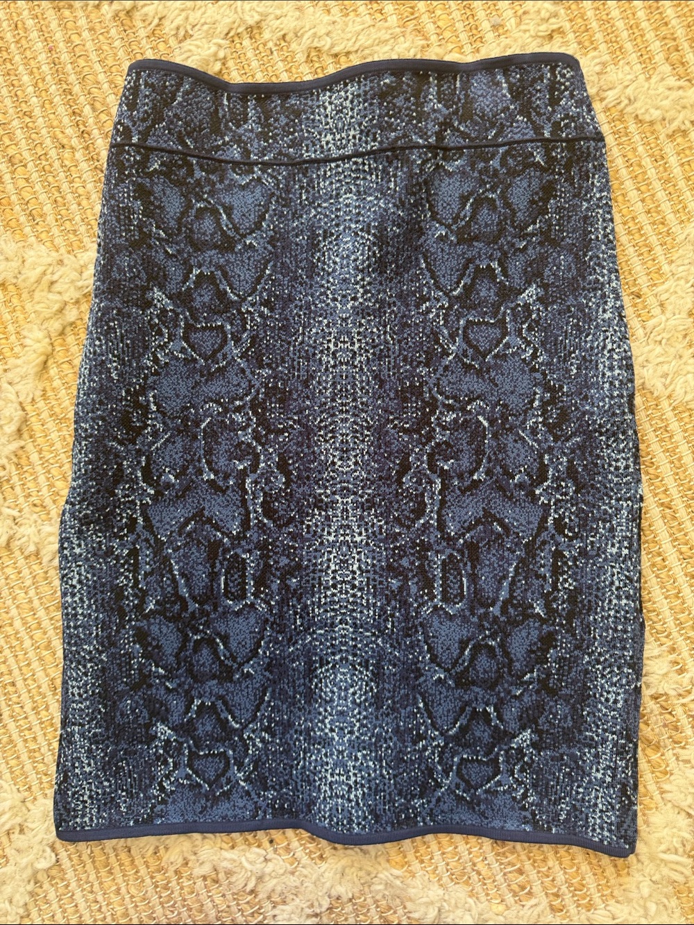 BCBGMaxAzria Python knit Skirt - Picture 3 of 5